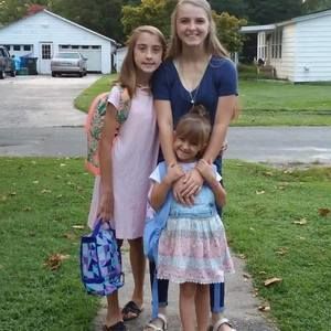 Meet your Posher, Abbie